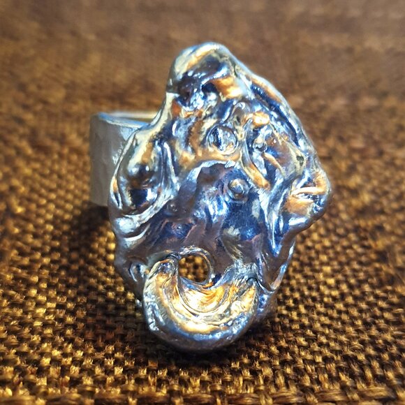 Unusual Bold Vintage 1960s Silver .500 Hammered Brutalist Statement Ring - Picture 1 of 14